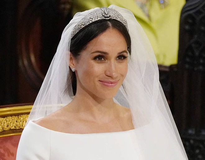 Meghan Markle quá xinh đẹp, nhưng không phải ai cũng biết bí mật về chiếc vương miện mà cô đội hôm nay  - Ảnh 1.