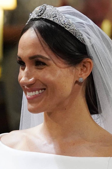 Meghan Markle quá xinh đẹp, nhưng không phải ai cũng biết bí mật về chiếc vương miện mà cô đội hôm nay  - Ảnh 2.