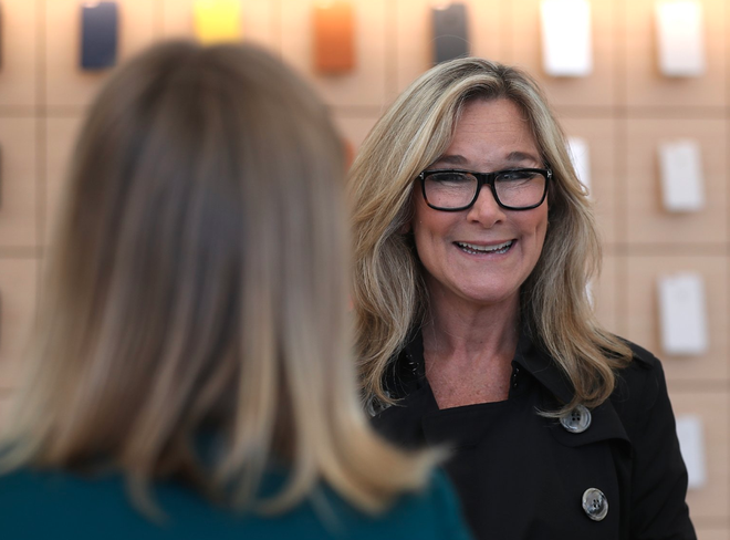 Dõi theo cuộc hành trình của Angela Ahrendts: Từ một cô gái sống ở thị trấn nhỏ, trở thành giám đốc có lương cao nhất Apple, gấp đôi CEO Tim Cook - Ảnh 13.