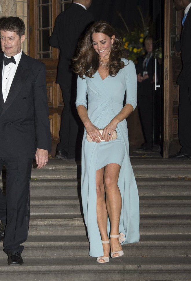 8 đồn đo&aacute;n xung quanh trang phục tới dự đ&aacute;m cưới em chồng của c&ocirc;ng nương Kate Middleton  - Ảnh 4.