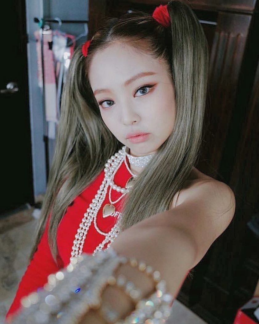 Xinh rất xinh nhưng Jennie (Black Pink) không bao giờ buộc tóc 2 bên lên sâu khấu vì lí do thầm kín này - Ảnh 2.