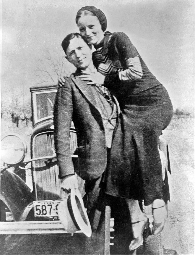 Bonnie và Clyde: Khao khát nổi tiếng nhưng trở thành cặp sát thủ khiến nước Mỹ khiếp sợ, chết đi mới hoàn thành tâm nguyện, được hàng ngàn người đưa tang - Ảnh 4.