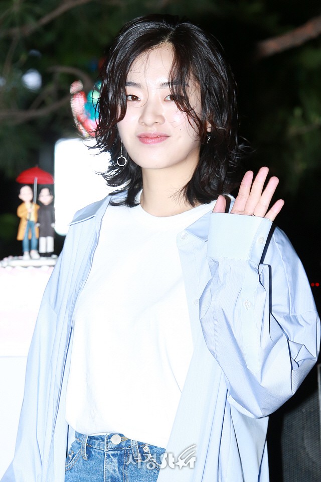 Tiệc mừng công phim Chị đẹp: Jung Hae In bị biển fan vây kín, Son Ye Jin đẹp bất chấp giữa dàn sao - Ảnh 17.