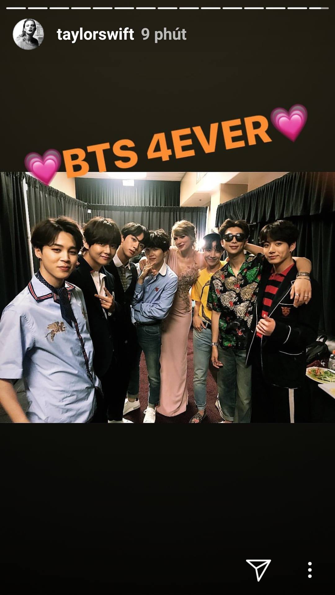 Nhìn mà xem Taylor Swift chụp ảnh cùng BTS có giống nàng Bạch Tuyết và 7 chú lùn không cơ chứ - Ảnh 3.