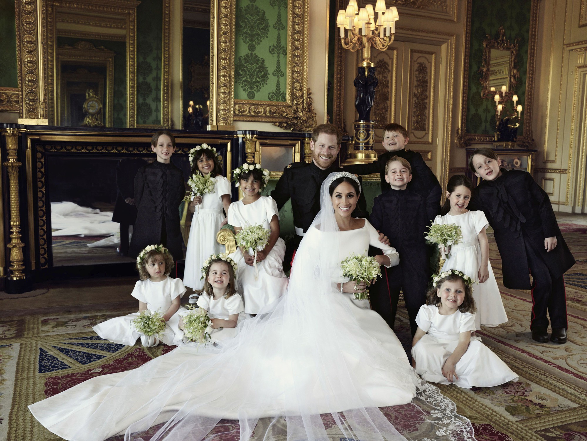 Hoà ng gia Anh chÃnh thức công bỠảnh cưá»i tuyá»t Äẹp cá»§a Hoà ng tá» Harry và Công nương Meghan - Ảnh 2.