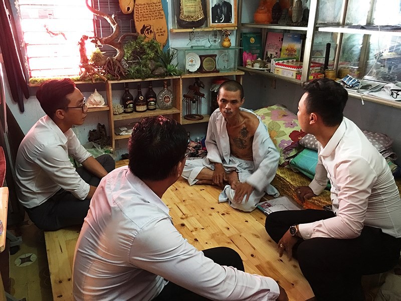 Hiệp sĩ Hoàng kể lại giây phút đối mặt với nhóm cướp SH - Ảnh 2. "Hiệp sĩ" Hoàng kể lại giây phút đối mặt với nhóm cướp SH