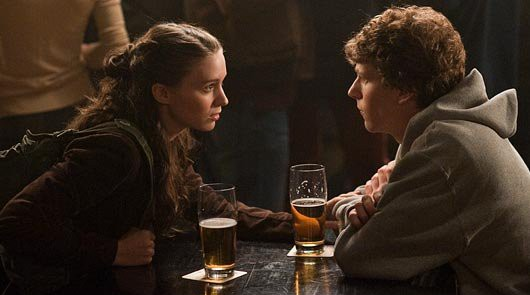 Mark Zuckerberg từng lên mạng ném đá crush: Có phải sự thật 100% như lời đồn trong phim? - Ảnh 1.