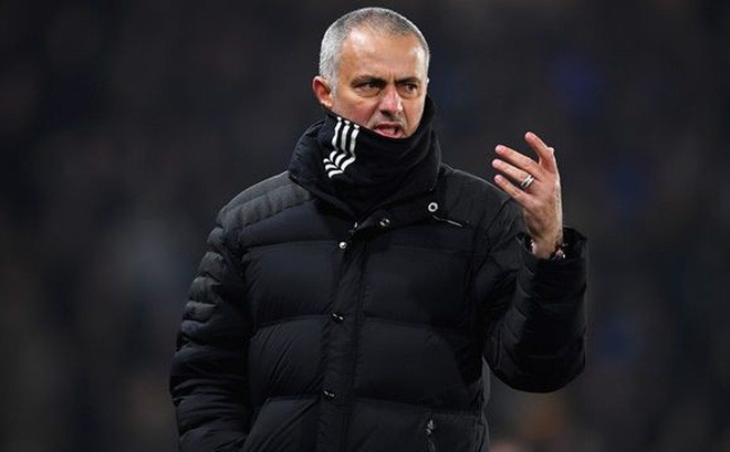 Mourinho l&iacute; giải kh&oacute; tin về việc x&oacute;a trang mạng x&atilde; hội sau khi thua Chelsea - Ảnh 1.