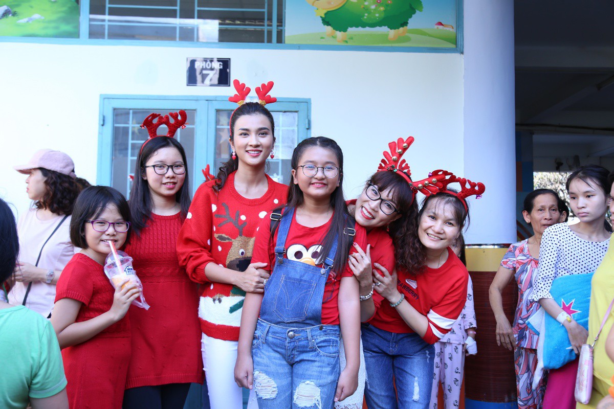 Ngắm loạt ảnh ng&agrave;y ấy - b&acirc;y giờ g&acirc;y thương nhớ của d&agrave;n diễn vi&ecirc;n phim Mộng ph&ugrave; hoa - Ảnh 5.