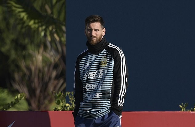 Messi l&ecirc;n tuyển Argentina, tập luyện cho mục ti&ecirc;u dang dở 4 năm trước - Ảnh 1.