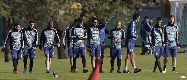 Messi lên tuyển Argentina, tập luyện cho mục tiêu dang dở 4 năm trước - Ảnh 7.