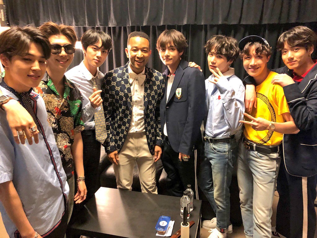 Pharell William và BTS: Khi chủ nhân của siêu hit happy không hạnh phúc bên những chàng trai chống đạn - Ảnh 2.