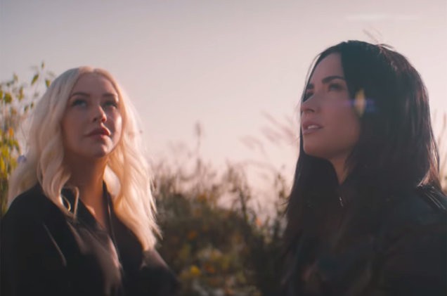 Xtina khoe nhan sắc trẻ đẹp không kém Demi Lovato trong MV mới dù họ chênh nhau 1 con giáp! - Ảnh 3.