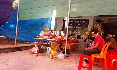 Đẫm nước mắt đám tang hai vợ chồng tử nạn trên đường vào bệnh viện chờ sinh - Ảnh 2.