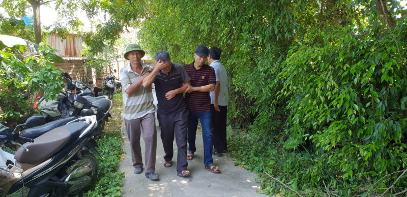 Đẫm nước mắt đưa thi thể lái tàu SE19 về quê nhà - Ảnh 5.