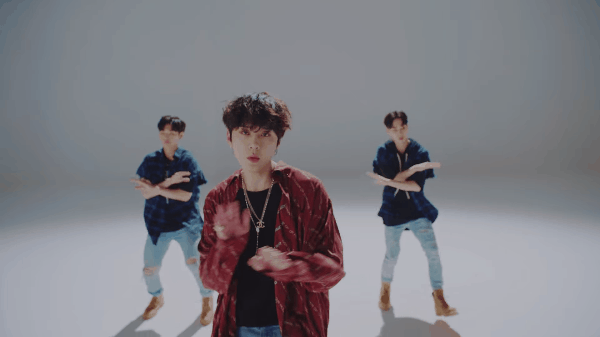 Hit-maker của Highlight tung MV tr&igrave;nh diễn cho ca kh&uacute;c mới - Ảnh 1.