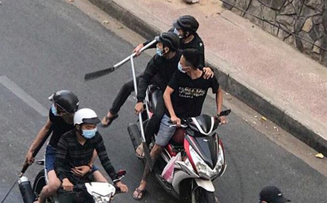TP.HCM: Bắt giam 5 đối tượng trong vụ hỗn chiến kinh ho&agrave;ng tr&ecirc;n đường Ho&agrave;ng Sa - Ảnh 2.