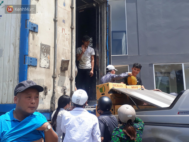 Chia sẻ thêm của tài xế vụ giải cứu 17 tấn sầu riêng ở Hà Nội: Tôi đã rất cố gắng giải thích nhưng nhiều người không nghe - Ảnh 2.