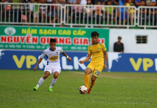 Cầu thủ HAGL tái hiện siêu phẩm của Công Vinh ở chung kết AFF Cup 2008 - Ảnh 5.