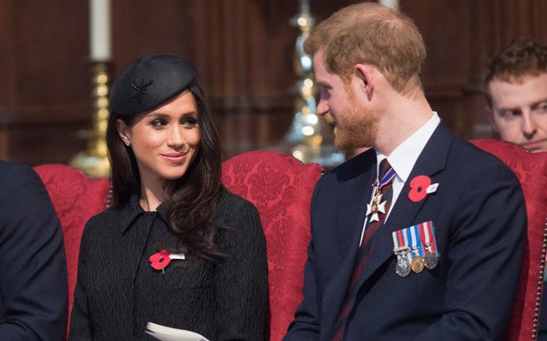 Vì sao con của hoàng tử Harry và công nương Markle sẽ không phải là công chúa hay hoàng tử? - Ảnh 1.