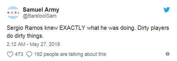 Tình huống Ramos bẻ vai Salah như võ sĩ MMA khiến fan phẫn nộ - Ảnh 6.