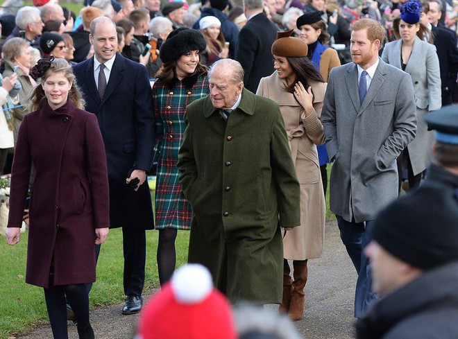 Chuyên gia ngôn ngữ cơ thể phân tích mối quan hệ chị em dâu giữa Meghan và Kate - Ảnh 1.