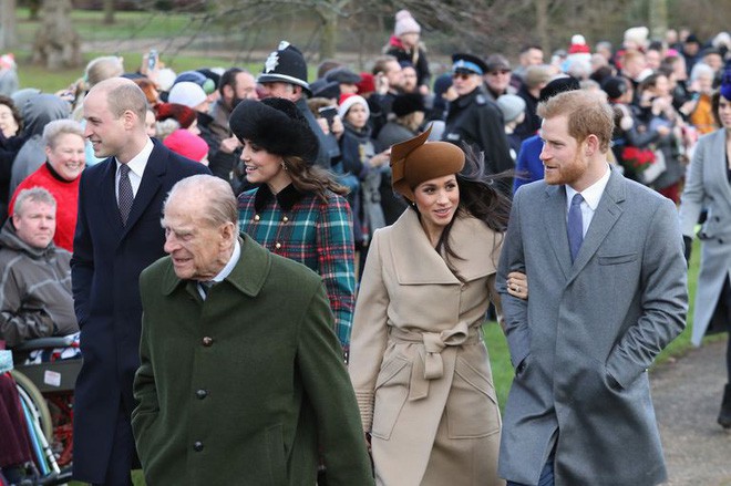 Chuyên gia ngôn ngữ cơ thể phân tích mối quan hệ chị em dâu giữa Meghan và Kate - Ảnh 2.