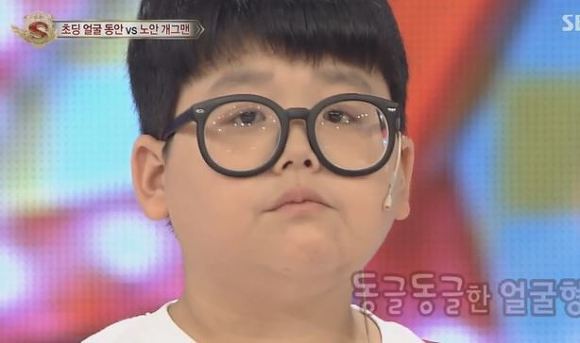 Mắc hội chứng lạ, thanh niên Hàn Quốc dù đã 30 nhưng lại mang hình hài của một cậu nhóc mặt búng ra sữa - Ảnh 1.