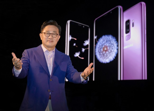 Samsung sẽ ra lò Galaxy Note 9 và Galaxy S10 sớm vì sợ dính iPhone mới của Apple? - Ảnh 1.