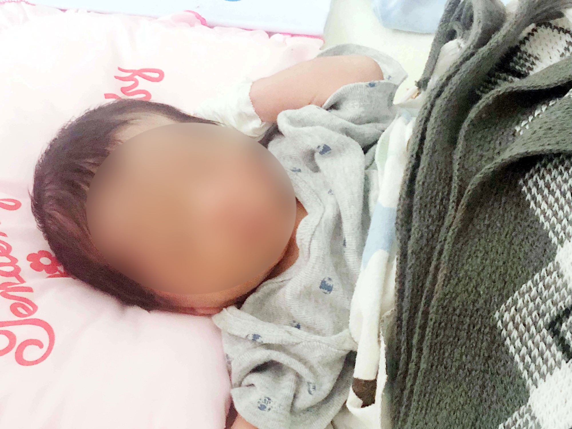 Nhiều người đến xin nhận nuôi bé sơ sinh nghi bị chôn sống ở Bình Thuận, chính quyền không nhận tiền từ thiện - Ảnh 2.