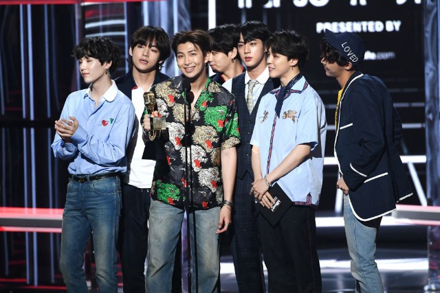 Bằng tất cả lý do này, BTS sẽ khó có cửa chạm tay vào giải thưởng Top Duo/Group tại Billboard Music Awards năm nay? - Ảnh 9.