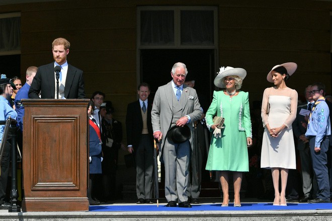 C&ocirc;ng nương Meghan đ&atilde; l&agrave;m n&ecirc;n điều &ldquo;kỳ t&iacute;ch&rdquo; n&agrave;y trong ho&agrave;ng gia Anh sau đ&aacute;m cưới cổ t&iacute;ch - Ảnh 1.