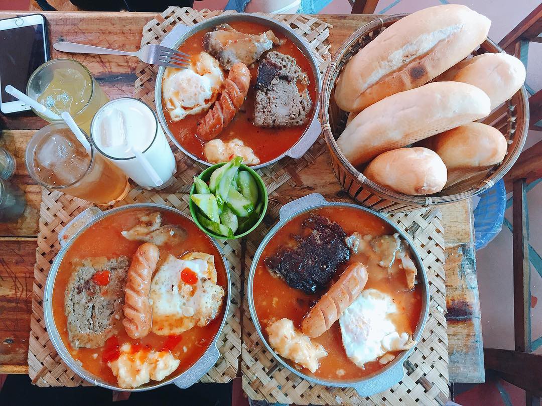 Hoa hết cả mắt với đủ m&oacute;n ngon ngoại nhập ở khu ăn uống quanh trường THPT Kim Li&ecirc;n H&agrave; Nội - Ảnh 11.