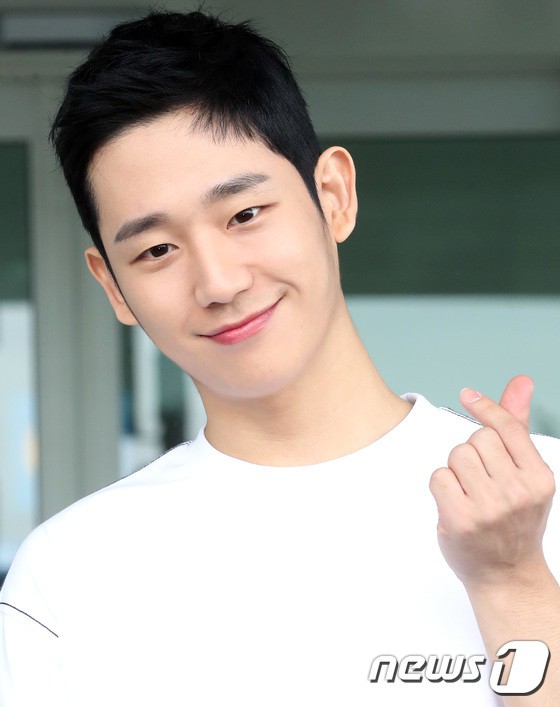 Vừa lên tiếng về chuyện tình cảm, Son Ye Jin và Jung Hae In đã gây náo loạn khi cùng đi du lịch vào hôm nay - Ảnh 16.