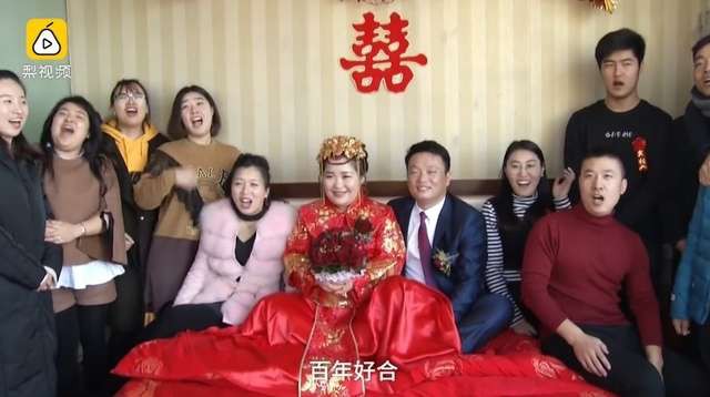 Chuyện cổ tích giữa đời thường: Chàng trai bán đậu phụ tìm được vợ nhờ trả lại chiếc cặp xách cô gái đánh rơi - Ảnh 5.