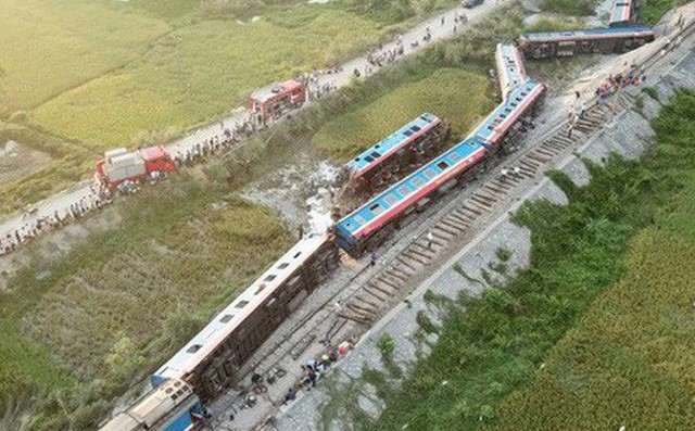 Đ&igrave;nh chỉ h&agrave;ng loạt c&aacute;n bộ đường sắt sau 5 vụ tai nạn li&ecirc;n tiếp - Ảnh 1.