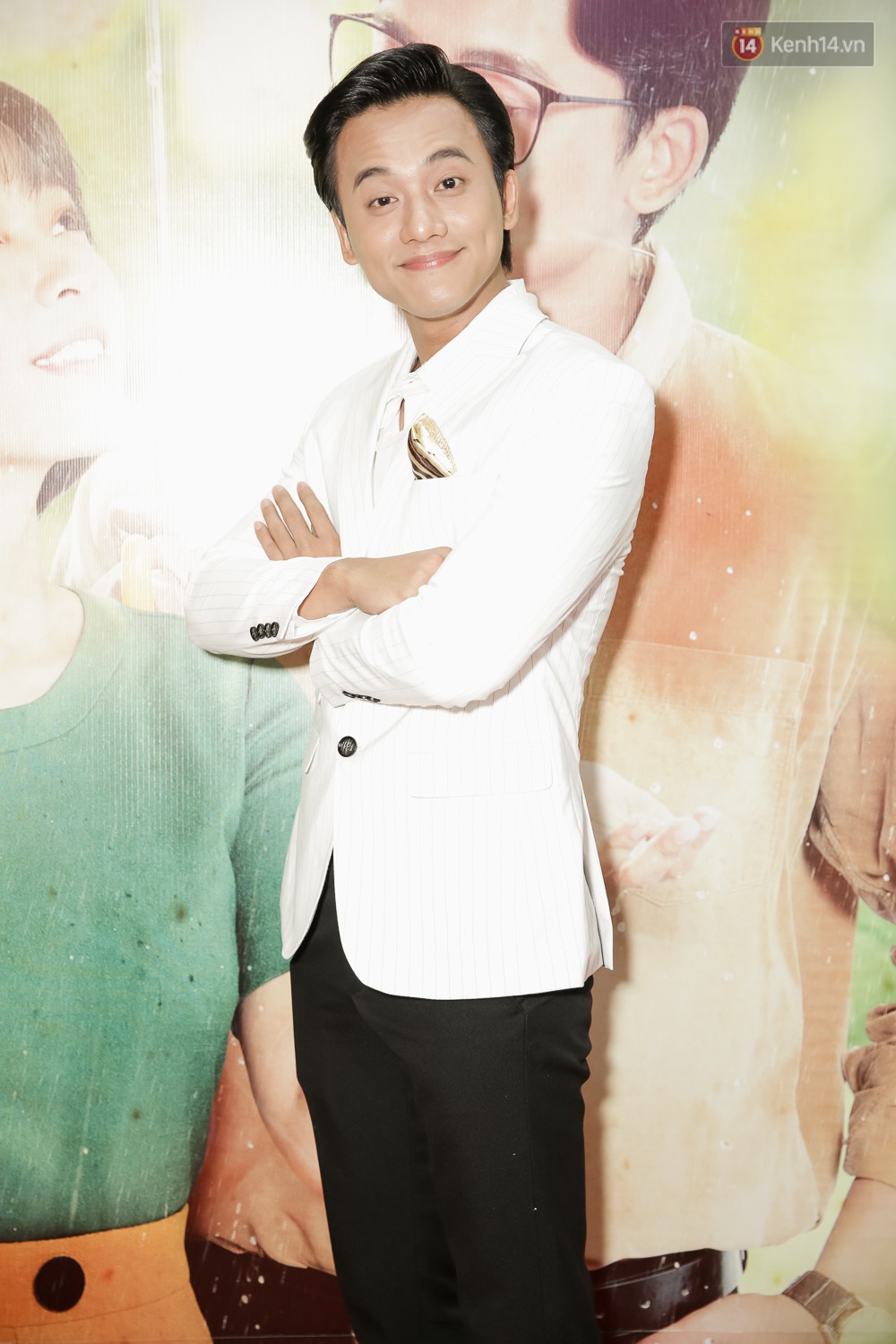 Trang Hý mặc đồ như quý bà sang chảnh, nổi bần bật giữa dàn diễn viên phim Em Gái Mưa - 4