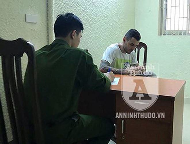 Ch&acirc;n dung nữ nh&acirc;n vi&ecirc;n pha chế b&aacute;n cần sa tại qu&aacute;n Bar Ball 8 - Ảnh 9.