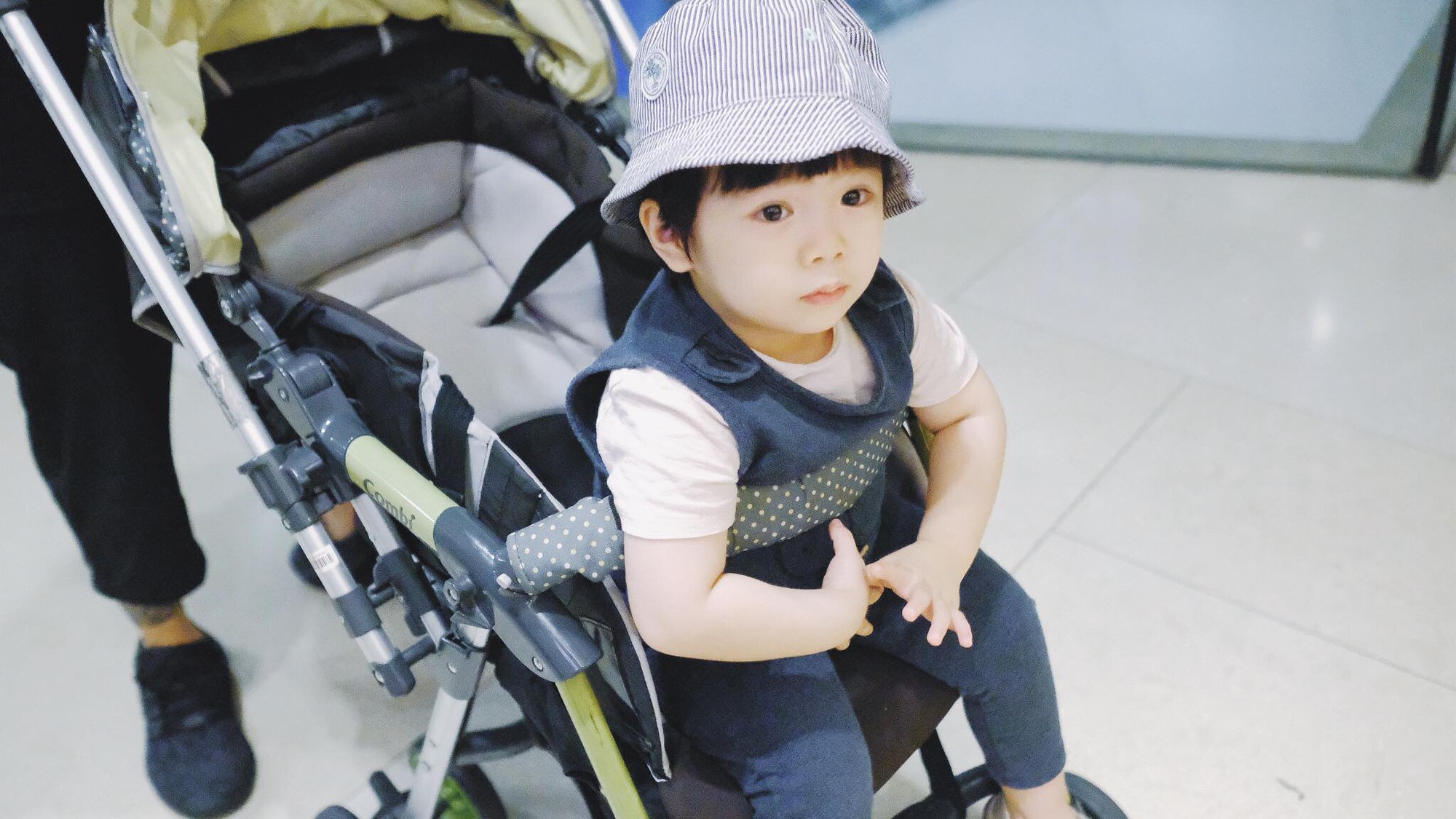 Hehe hồi 3 tuổi được ba mẹ cho đi Singapore chơi.