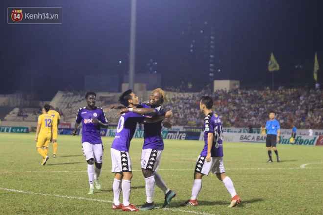 Đoàn Văn Hậu ghi bàn, Hà Nội FC duy trì chuỗi 10 trận bất bại - Ảnh 8.