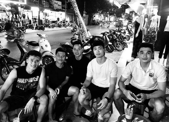B&ugrave;i Tiến Dũng bắt ch&iacute;nh trở lại ở V.League sau 2 th&aacute;ng - Ảnh 2.