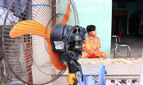 Vụ nh&agrave; li&ecirc;n tục ph&aacute;t hỏa: C&oacute; khả năng do t&aacute;c động con người - Ảnh 2.