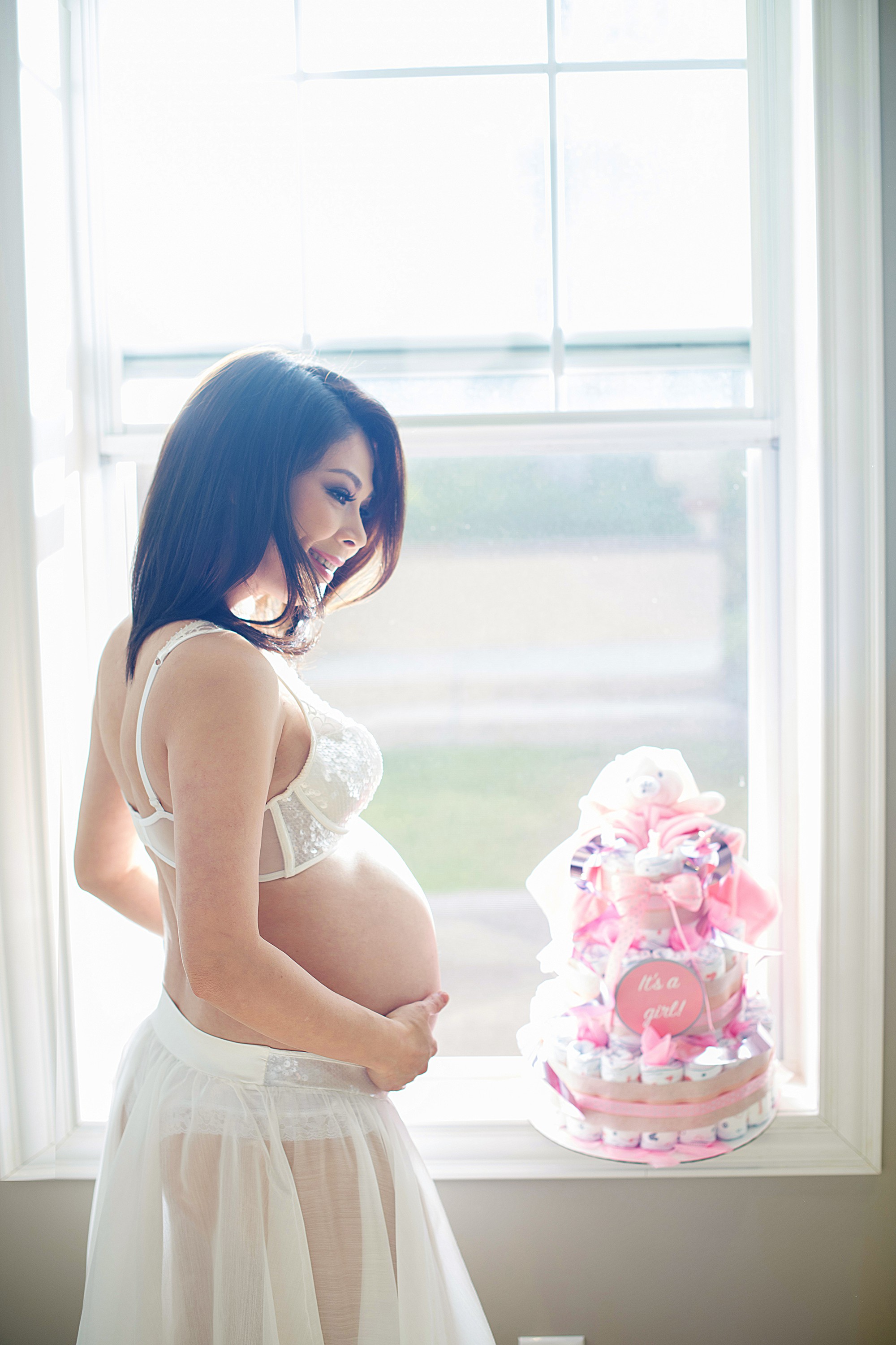 Thanh Thảo diện nội y gợi cảm, hạnh phúc khoe bụng bầu trước ngày lâm bồn - Ảnh 3.