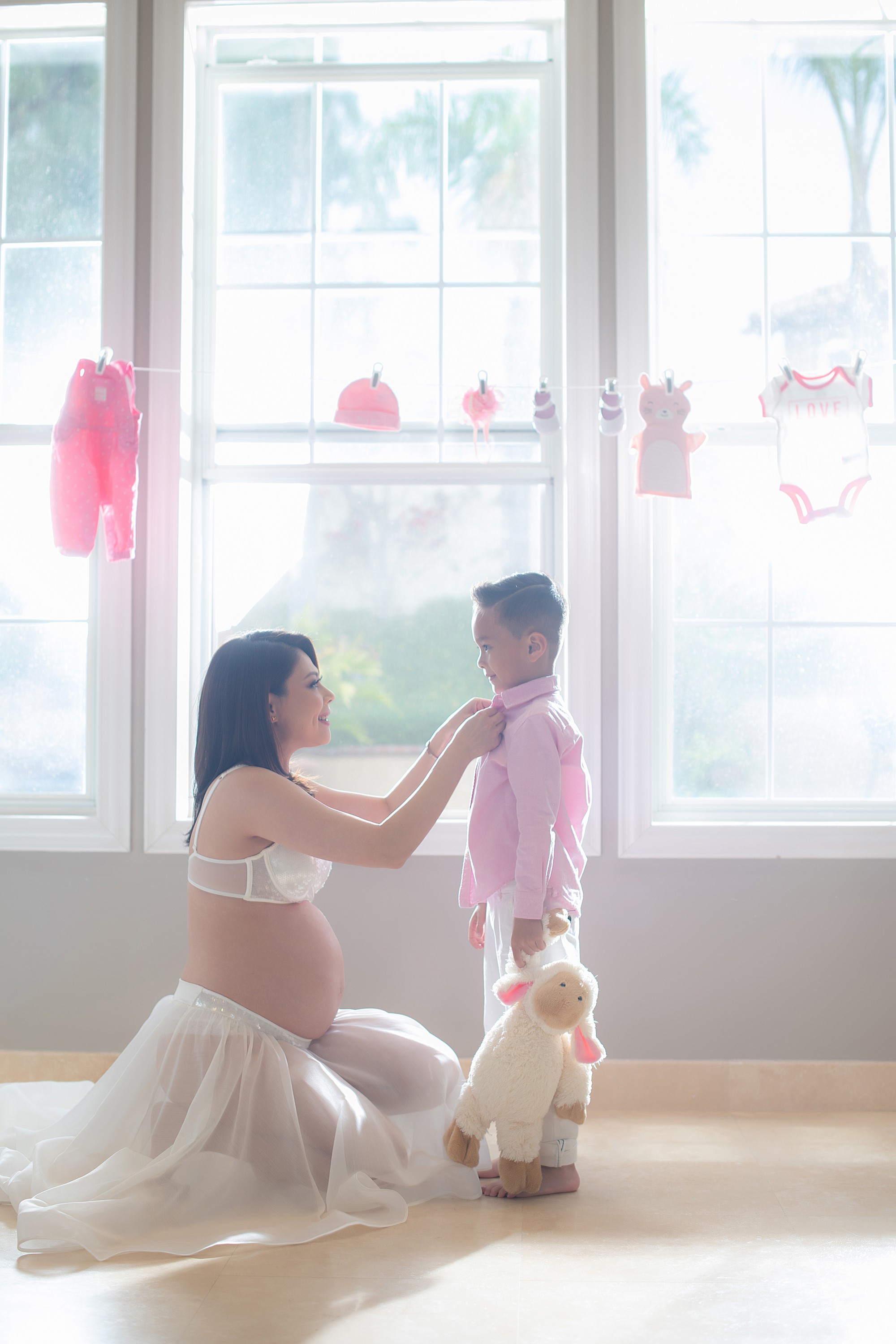 Thanh Thảo diện nội y gợi cảm, hạnh phúc khoe bụng bầu trước ngày lâm bồn - Ảnh 8.