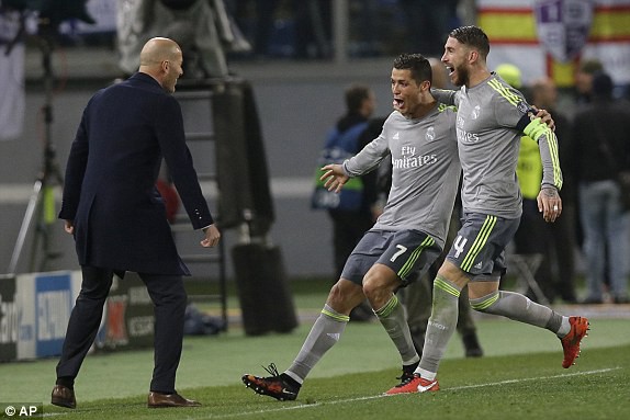 Sao Real Madrid n&oacute;i g&igrave; khi HLV Zidane đột ngột từ chức? - Ảnh 2.