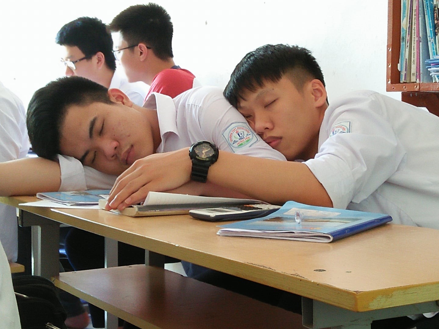 Những bức ảnh chụp lén các cậu trai ngủ gật trong lớp, người xuất thần như soái ca, kẻ bị dìm không thương tiếc - Ảnh 9.