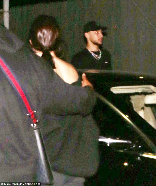 Kendall Jenner xuất hiện cùng bạn trai mới giữa lúc anh dính tai tiếng cắm sừng tình cũ - Ảnh 2.