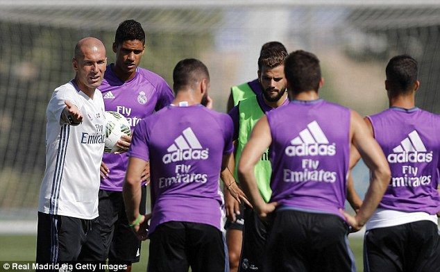 Sao Real Madrid n&oacute;i g&igrave; khi HLV Zidane đột ngột từ chức? - Ảnh 1.