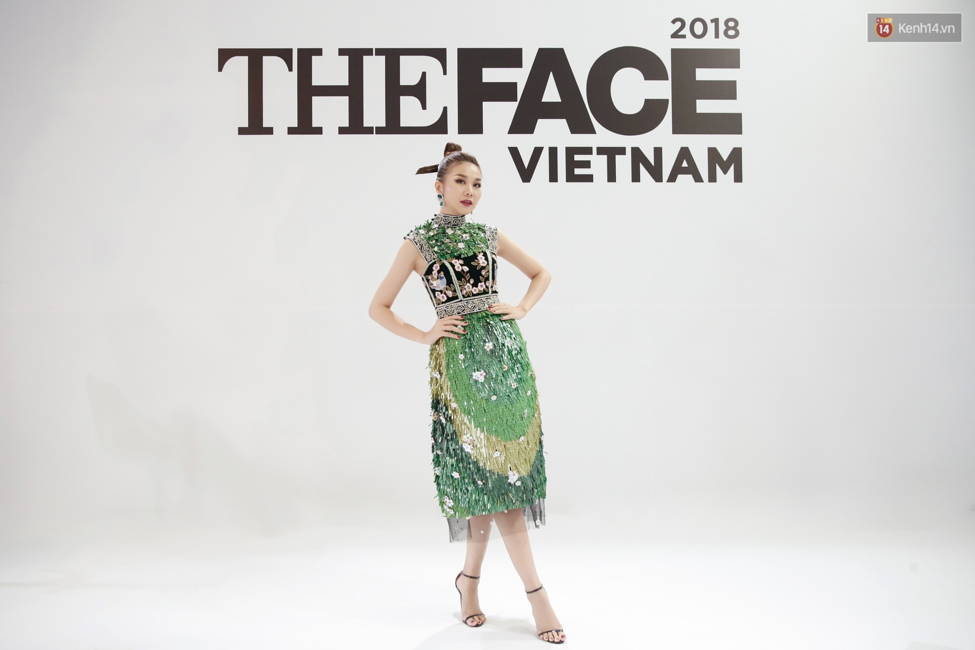 The Face ngày 2: Vắng mặt Võ Hoàng Yến, Song Hằng nhí nhố trong hậu trường với Nam Trung - Ảnh 4. The Face ngày 2: Vắng mặt Võ Hoàng Yến, Song Hằng nhí nhố trong hậu trường với Nam Trung - Ảnh 4.