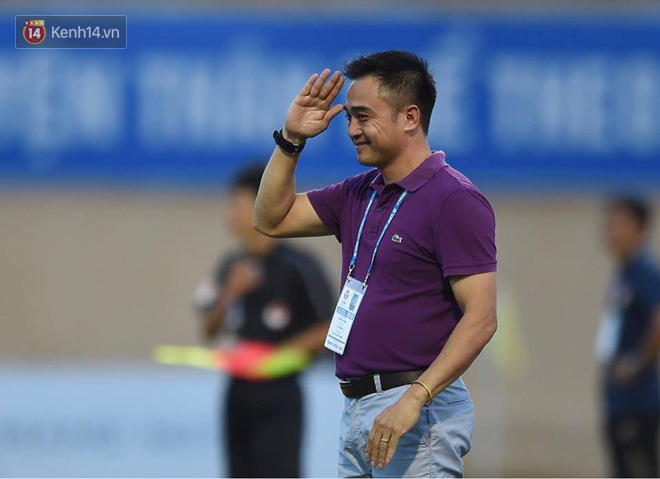 Cầu thủ Thanh H&oacute;a nổi n&oacute;ng, quyết &ldquo;ăn thua&rdquo; với trọng t&agrave;i sau trận ho&agrave; thất vọng - Ảnh 9.